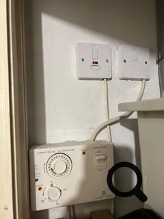 Pulsacoil 2000 wall switches and Economy 7